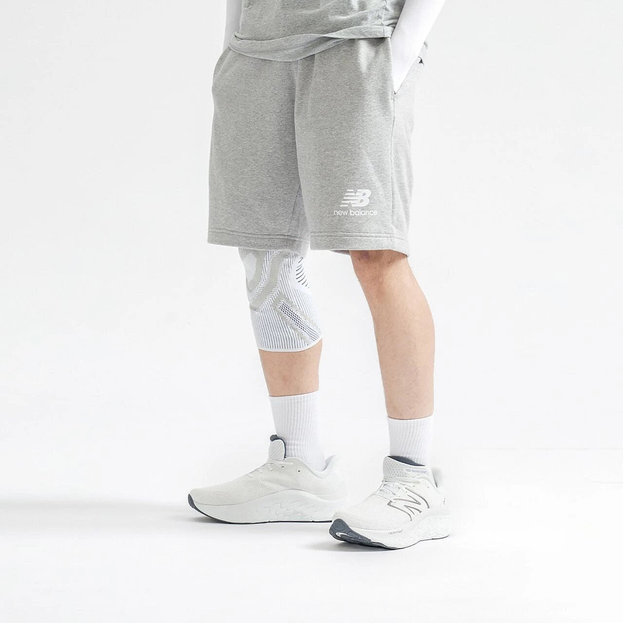 PANTALONCINI ESSENTIALS STACKED LOGO