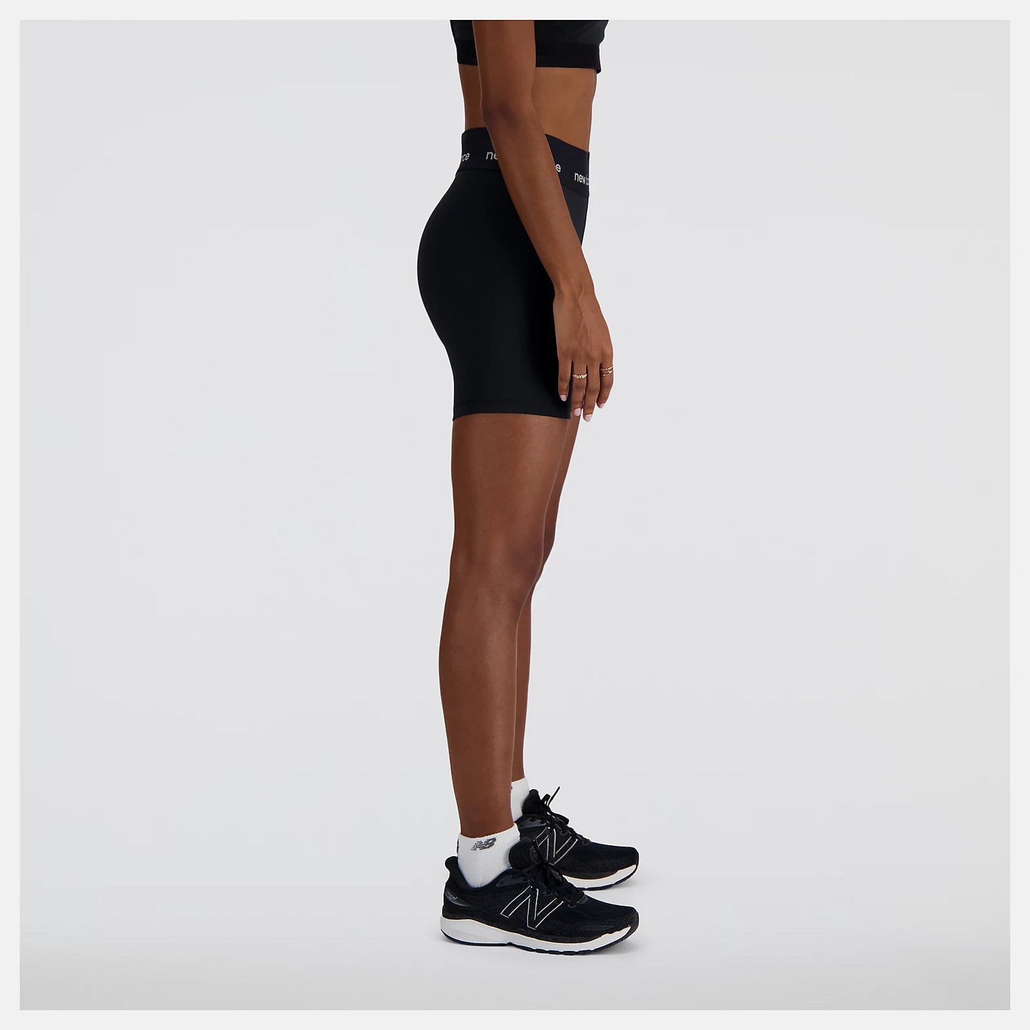New Balance Pantaloncino Corto Sleek High Rise Sport Short 5" Donna Nero