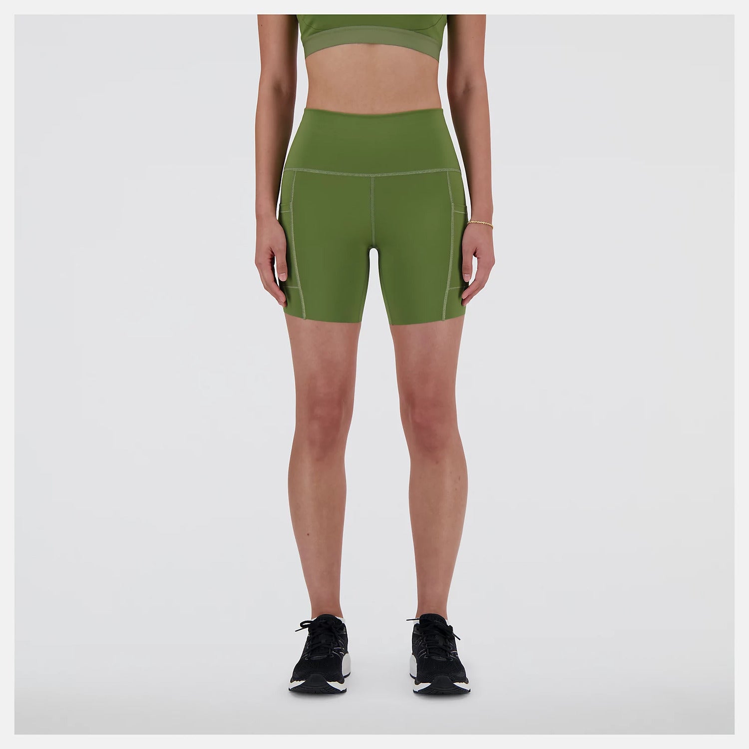 New Balance Pantalone Corto Sleek Pocket High Rise Short 6 Donna Verde Oliva