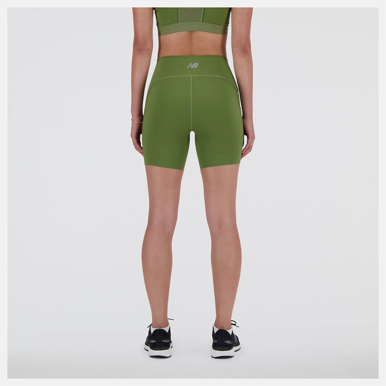 New Balance Pantalone Corto Sleek Pocket High Rise Short 6 Donna Verde Oliva