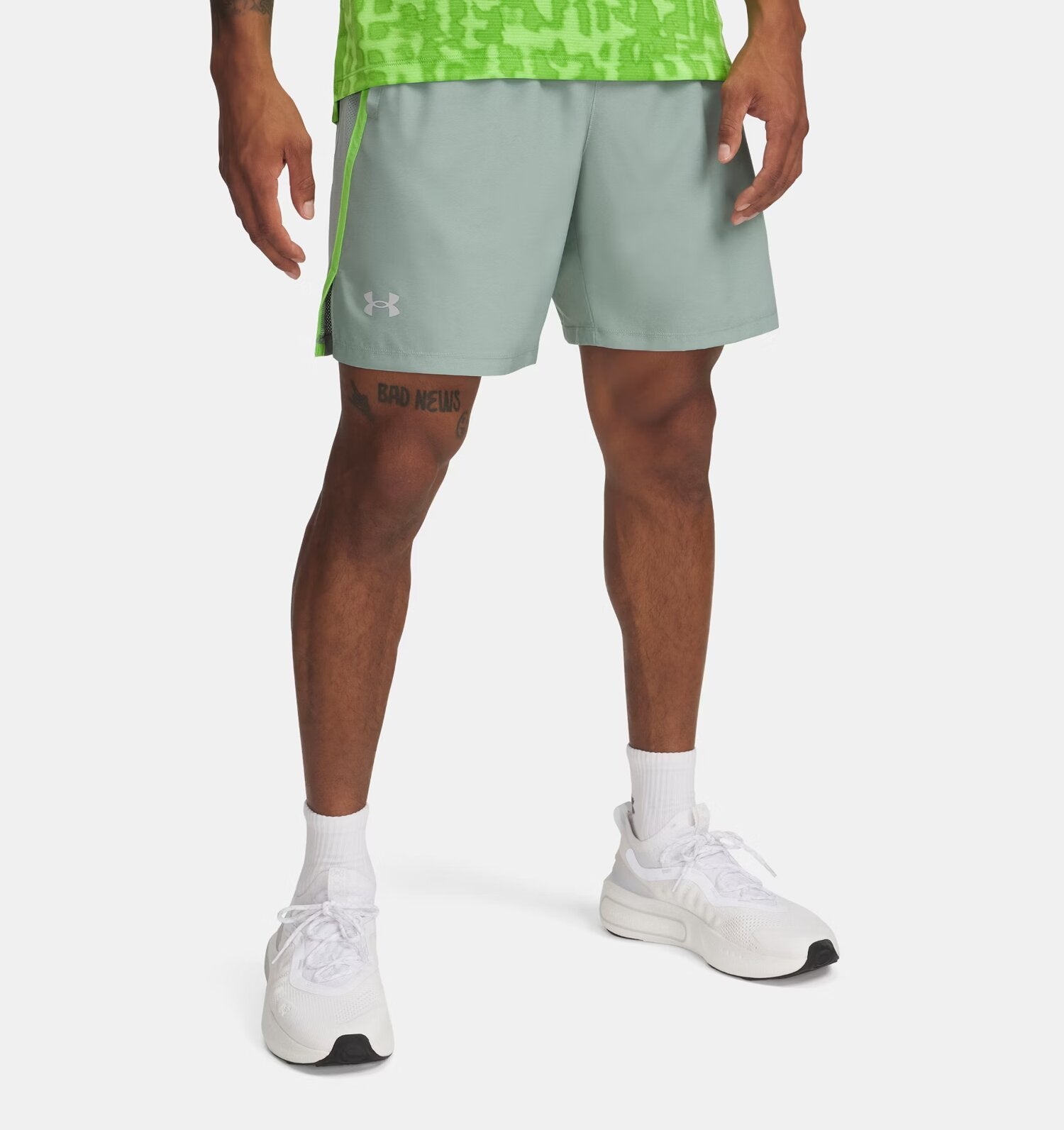 UA LAUNCH 7 SHORTS
