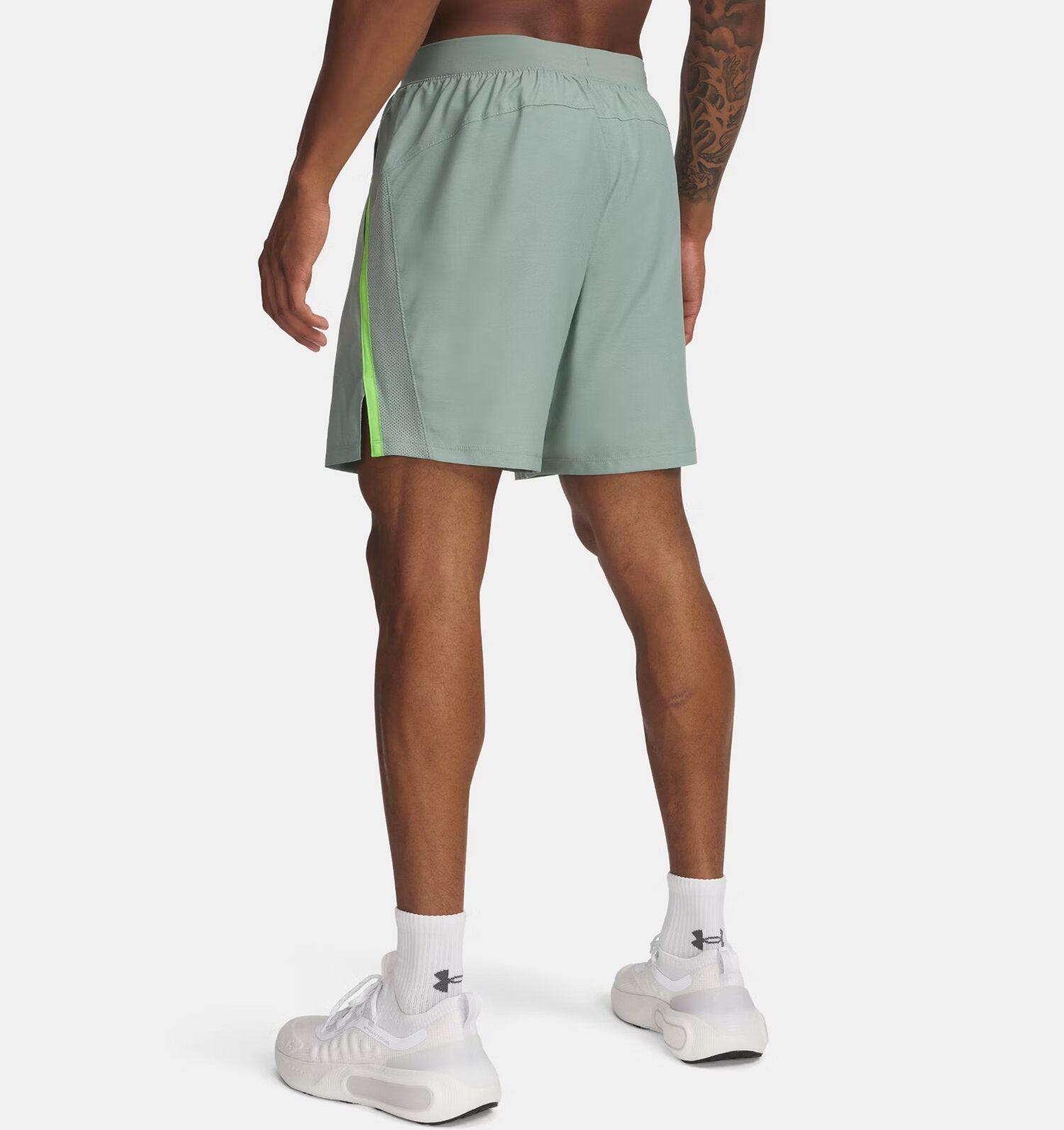 UA LAUNCH 7 SHORTS