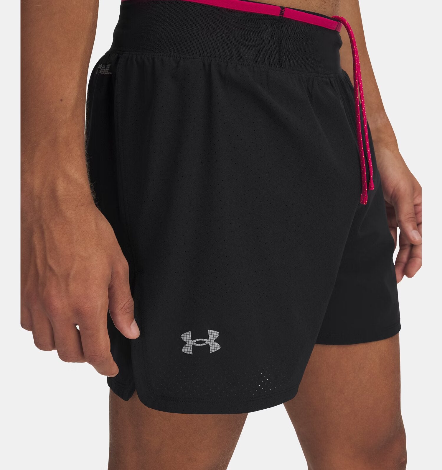 UA TRAIL RUN LAUNCH SHORTS